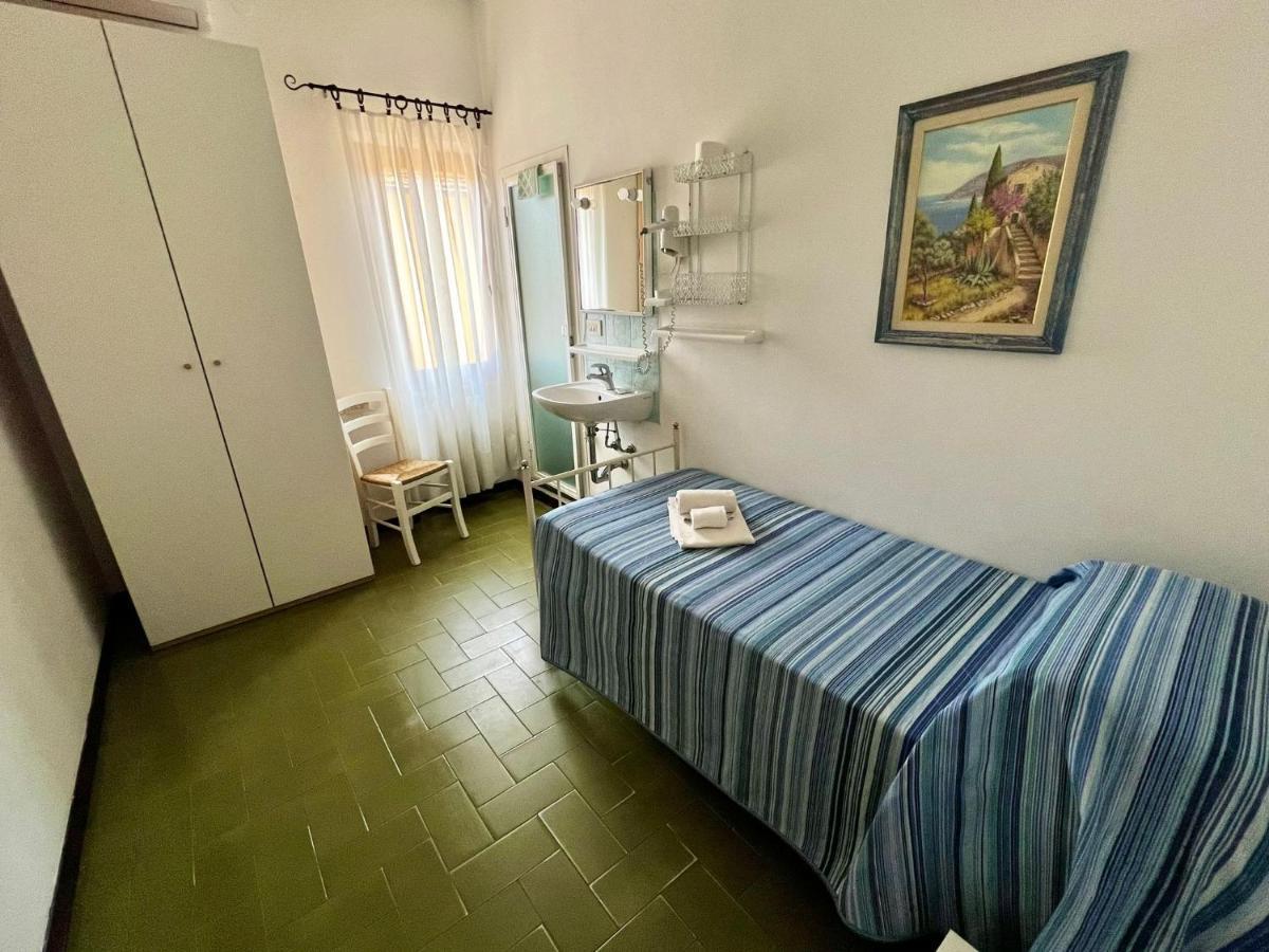 Bed&Breakfast Villa Lorena Форте дей Марми Екстериор снимка
