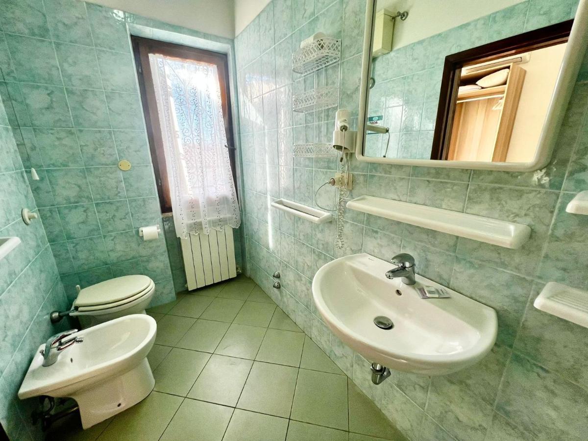 Bed&Breakfast Villa Lorena Форте дей Марми Екстериор снимка