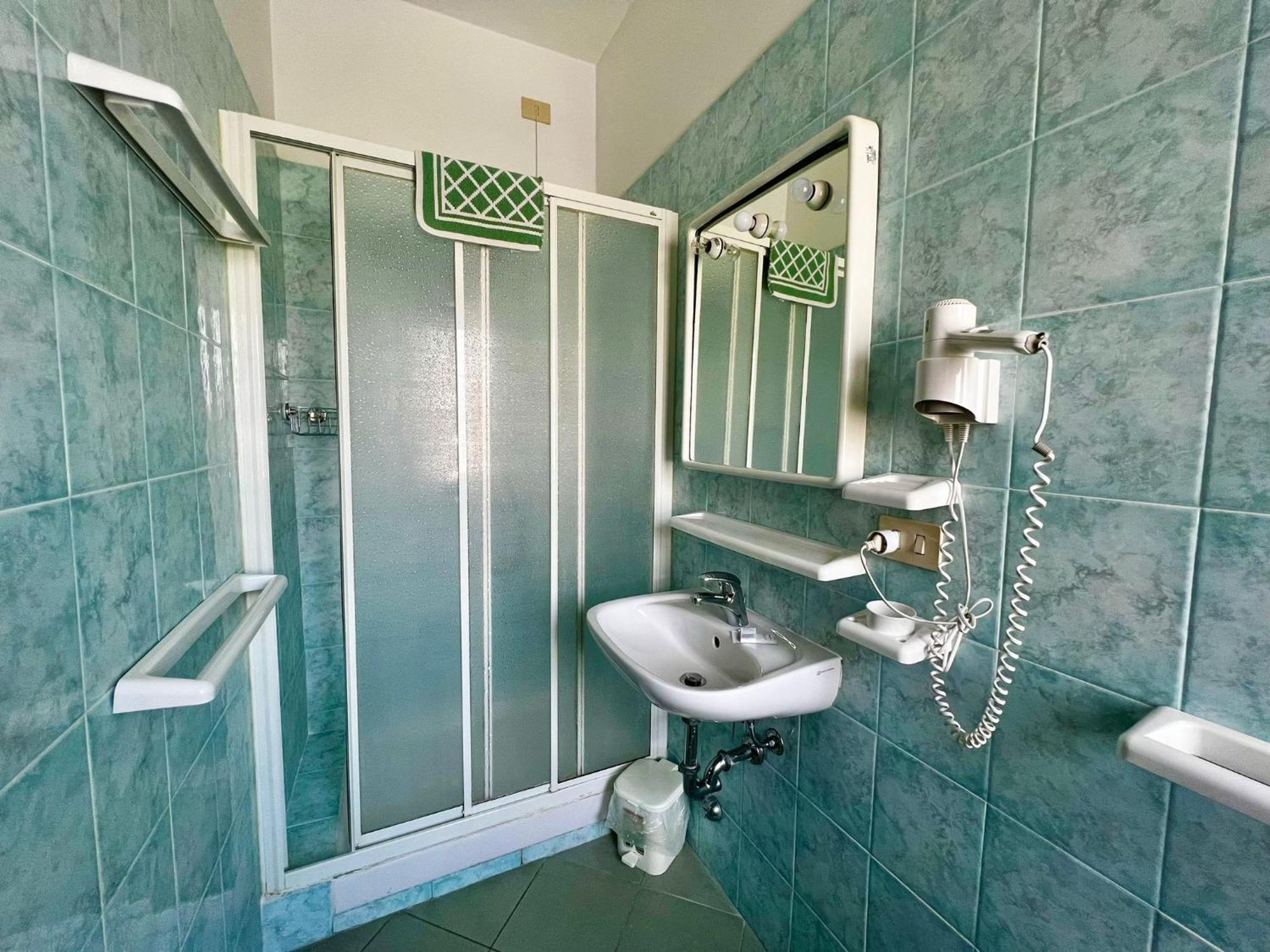 Bed&Breakfast Villa Lorena Форте дей Марми Екстериор снимка
