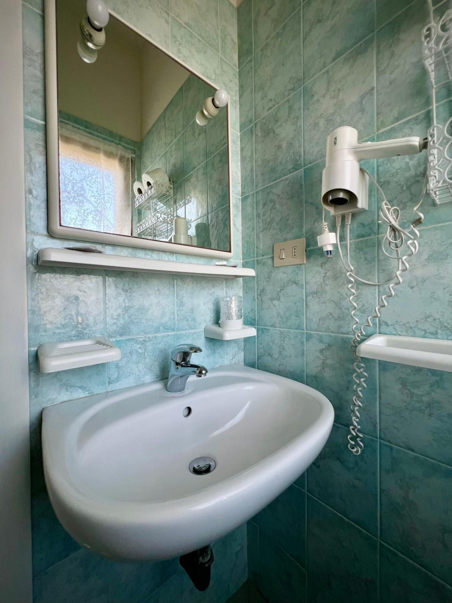Bed&Breakfast Villa Lorena Форте дей Марми Екстериор снимка