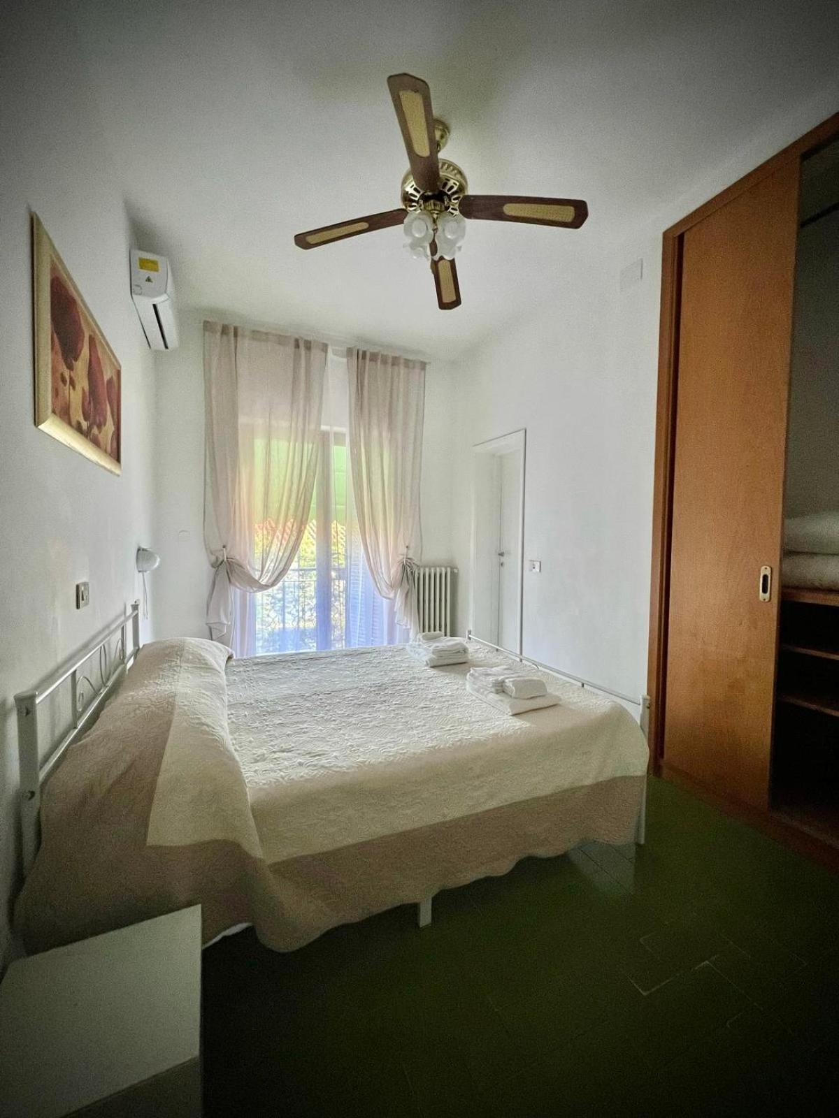 Bed&Breakfast Villa Lorena Форте дей Марми Екстериор снимка
