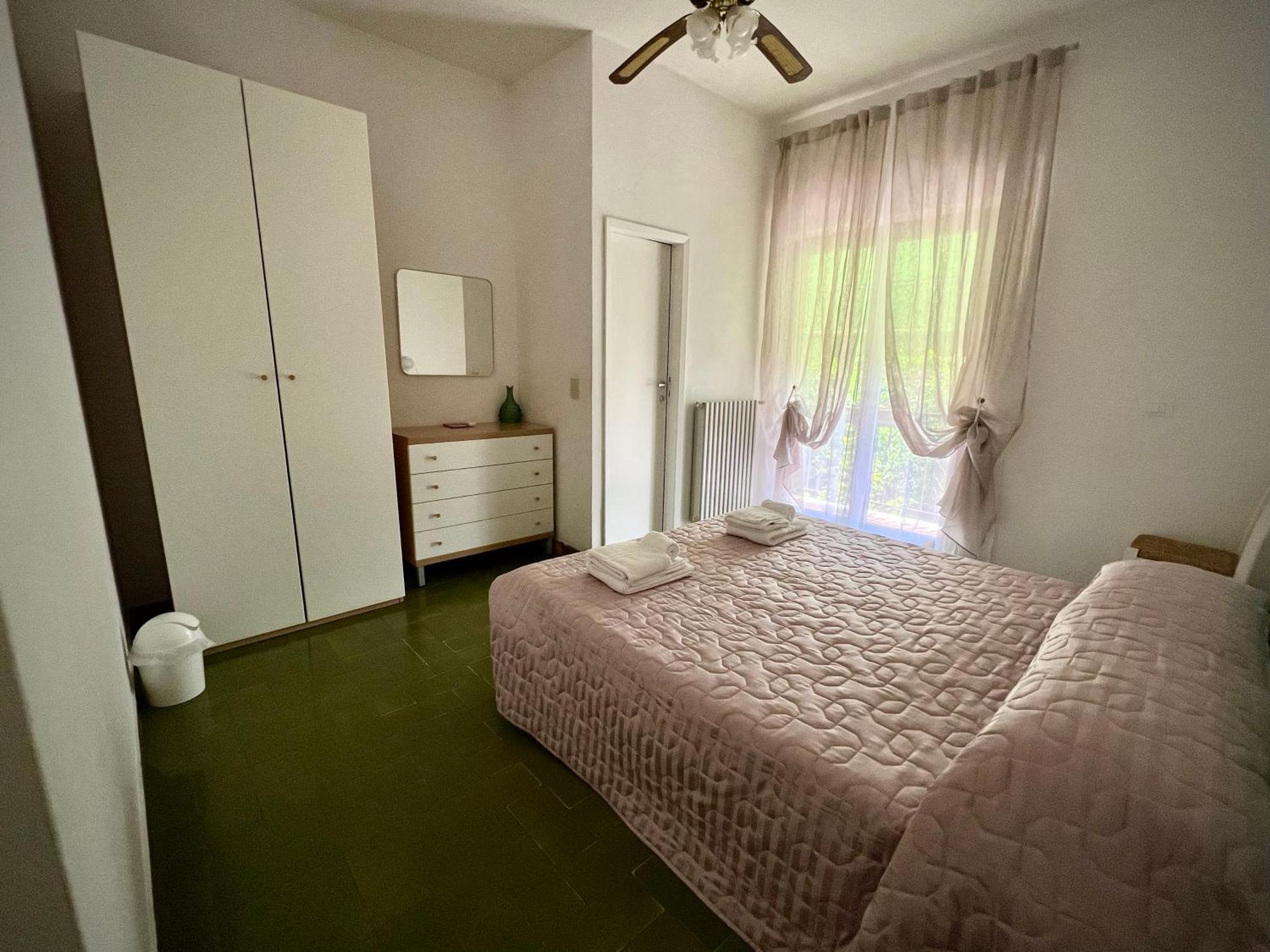 Bed&Breakfast Villa Lorena Форте дей Марми Стая снимка