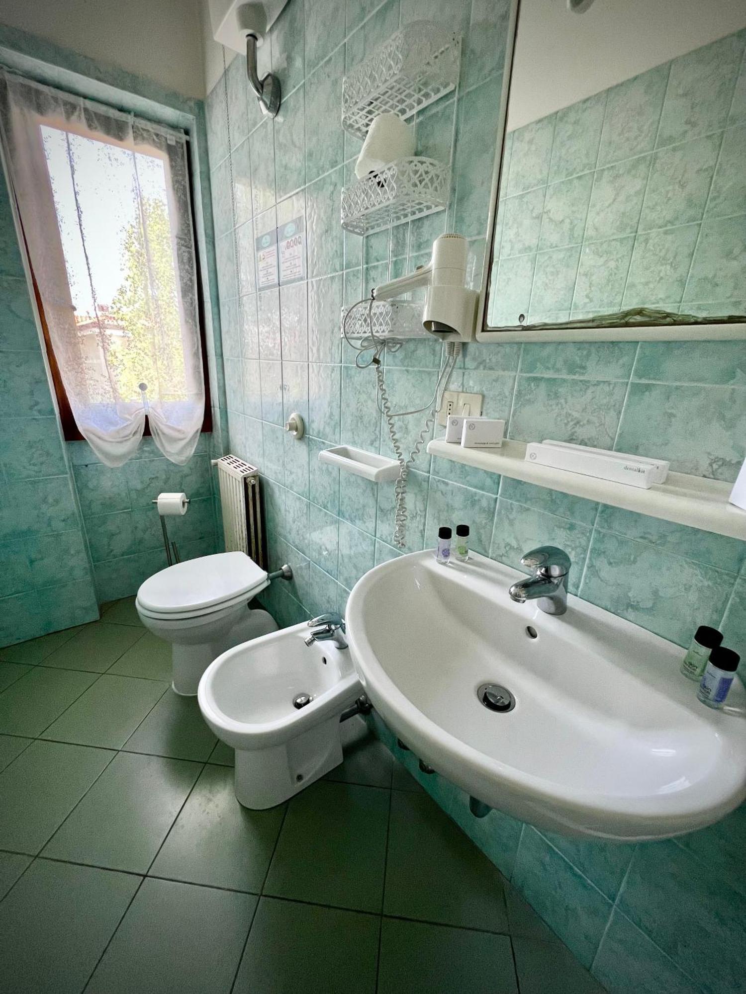 Bed&Breakfast Villa Lorena Форте дей Марми Стая снимка