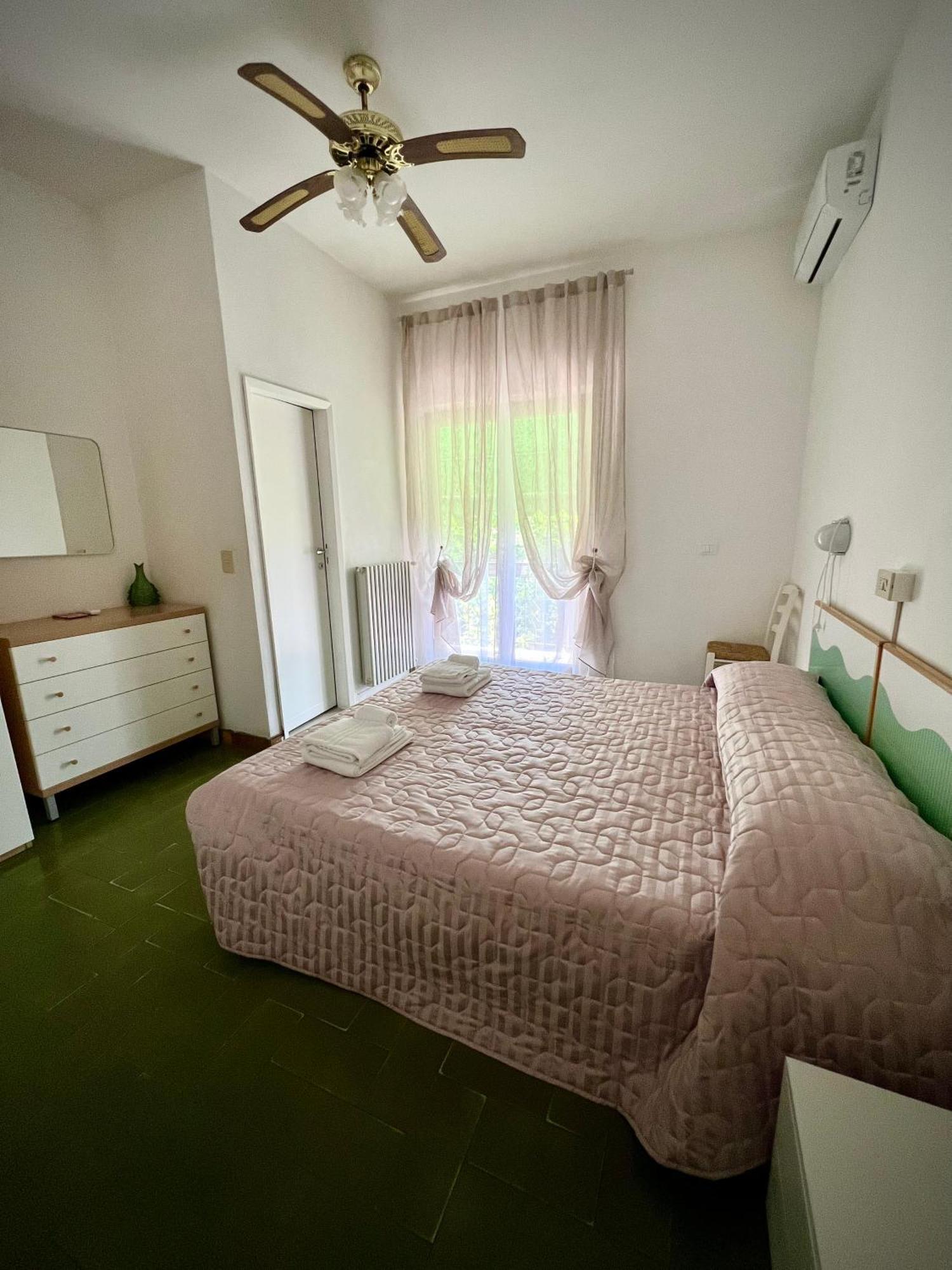 Bed&Breakfast Villa Lorena Форте дей Марми Екстериор снимка